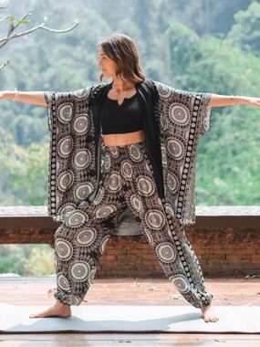 *NWT* LOTUS AND LUNA Boho Mandala Black Relaxed Jogger Pants